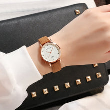 Load image into Gallery viewer, New 2018 Womens Watches Fashion Casual Womens Simple Style Quartz Leather Strap Wristwatch Ulzzang Women Watch